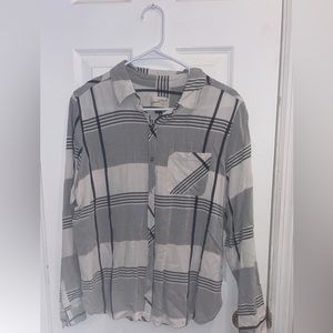 Universal Thread plaid long sleeve button down size Large